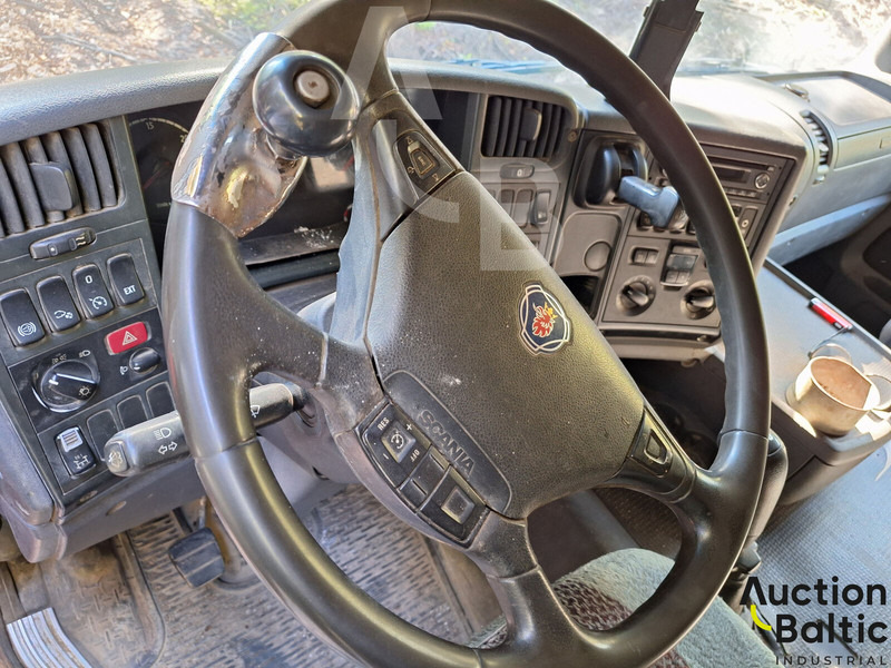 Kamion për transport druri, Kamion me vinç Scania R 480: foto 10