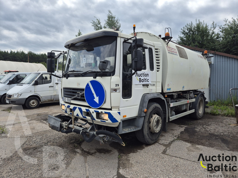 Volvo FL618 - Makinë fshirëse për rrugët: foto 2 Volvo FL618 - Makinë fshirëse për rrugët: foto 2