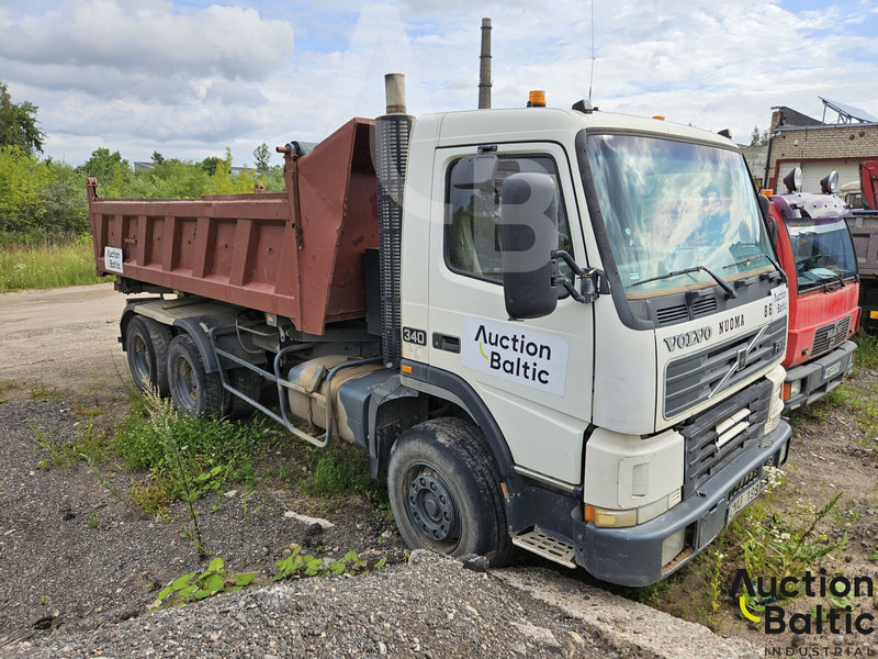 Volvo FM12 - Kamion vetëshkarkues: foto 2 Volvo FM12 - Kamion vetëshkarkues: foto 2
