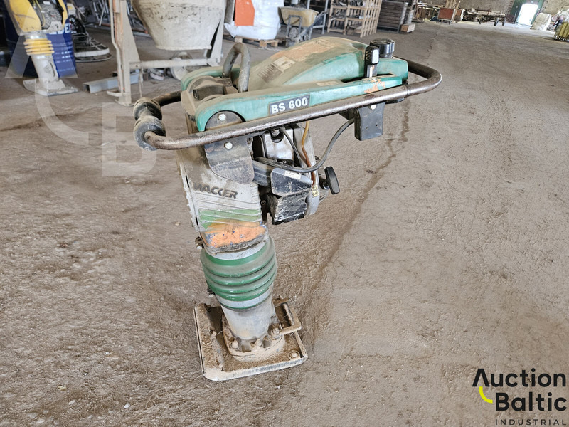Wacker BS600 - Pllakë vibratori: foto 2 Wacker BS600 - Pllakë vibratori: foto 2