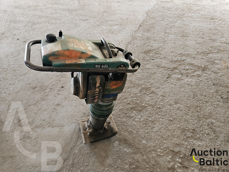 Wacker BS600 - Pllakë vibratori: foto 3 Wacker BS600 - Pllakë vibratori: foto 3