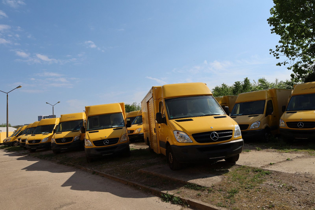 Mercedes-Benz Sprinter II Pritsche/ Koffer/Regalsystem - Kamioncine me kontinier: foto 1 Mercedes-Benz Sprinter II Pritsche/ Koffer/Regalsystem - Kamioncine me kontinier: foto 1