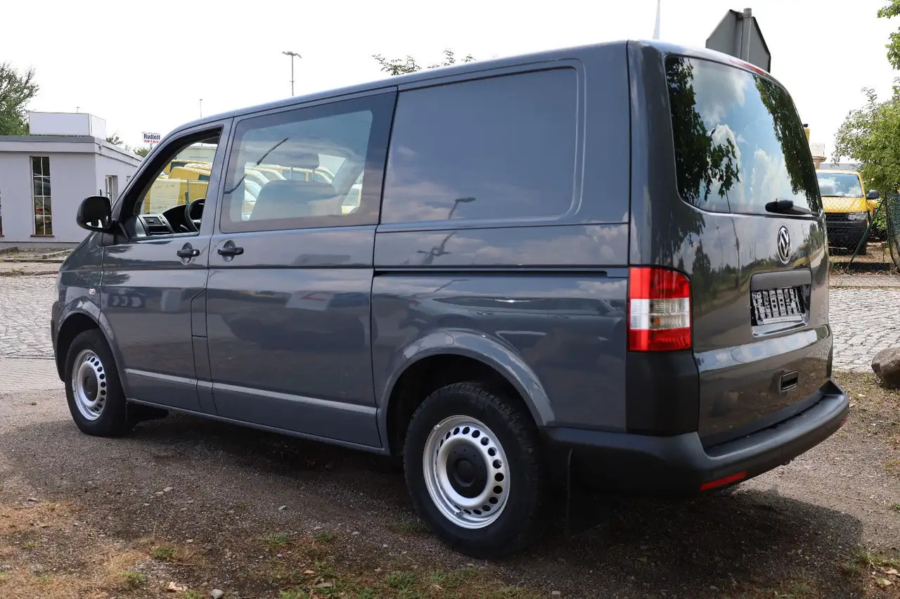 Volkswagen T5 Transporter Kasten-Kombi 2.0 TDI/EU5/5-Sitze - Veturë: foto 4 Volkswagen T5 Transporter Kasten-Kombi 2.0 TDI/EU5/5-Sitze - Veturë: foto 4