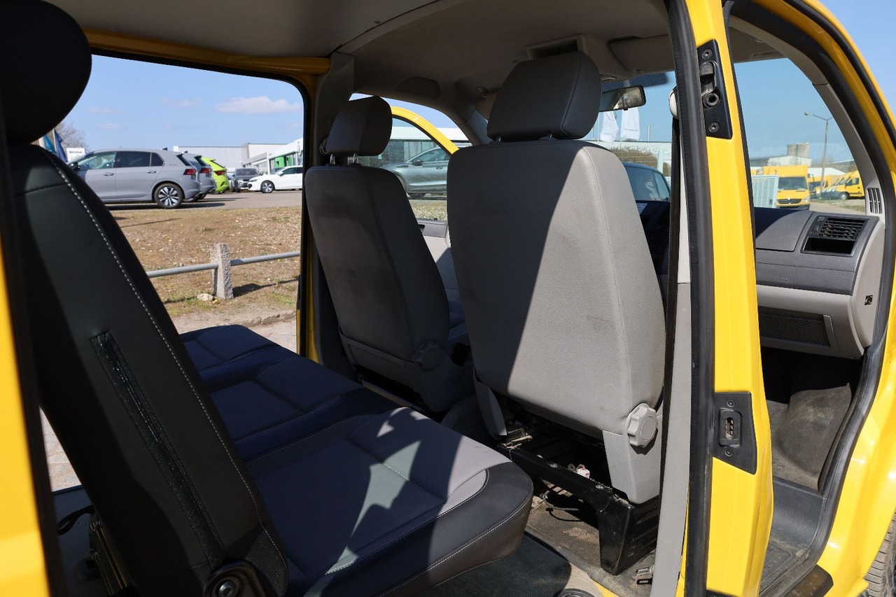 Volkswagen T5 Transporter Kasten-Kombi 2.0 TDI/EU5/5-Sitze - Furgon pasagjerësh: foto 4 Volkswagen T5 Transporter Kasten-Kombi 2.0 TDI/EU5/5-Sitze - Furgon pasagjerësh: foto 4