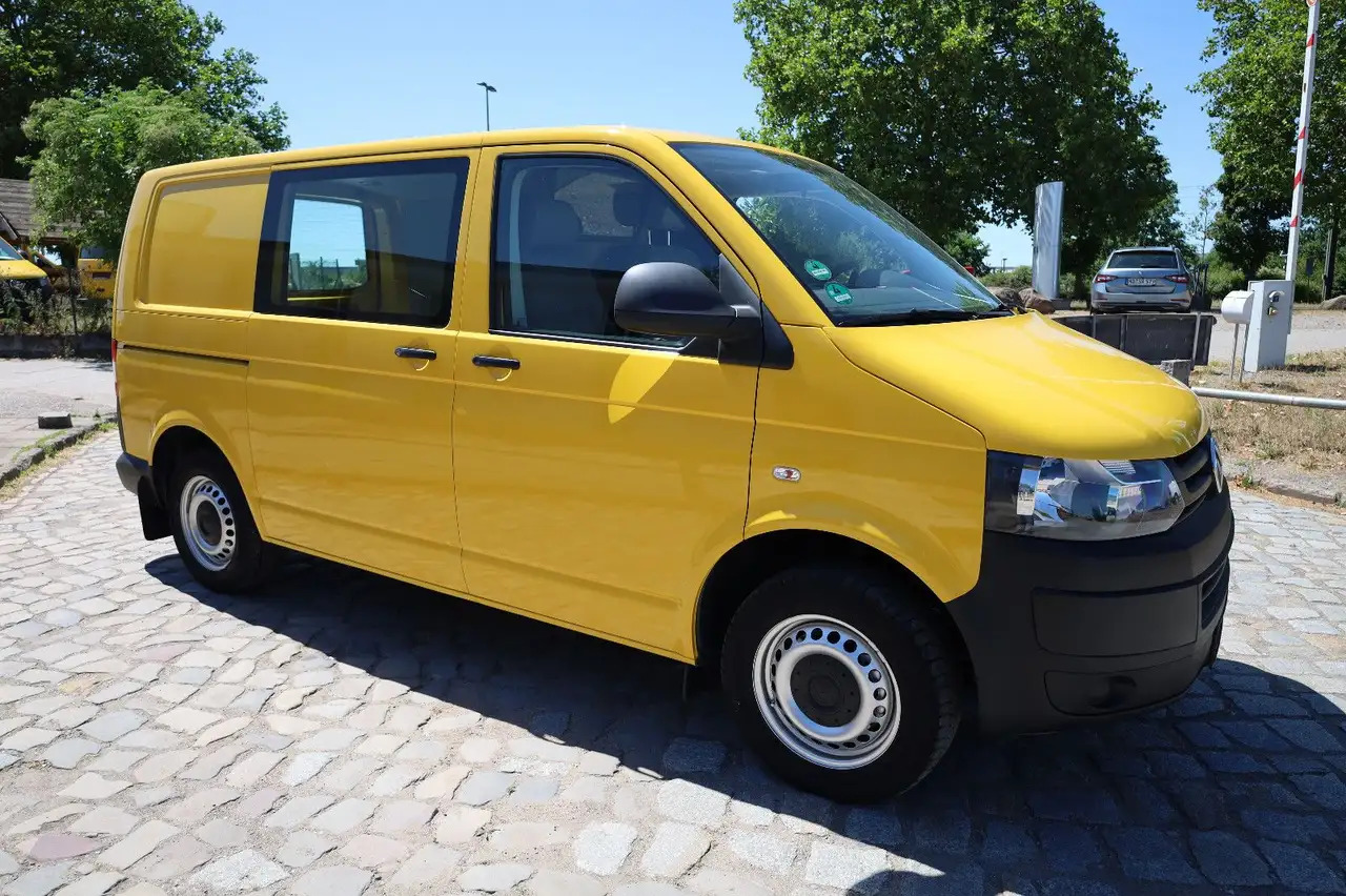 Volkswagen T5 Transporter Kasten-Kombi 2.0 TDI/EU5 - Veturë: foto 1 Volkswagen T5 Transporter Kasten-Kombi 2.0 TDI/EU5 - Veturë: foto 1