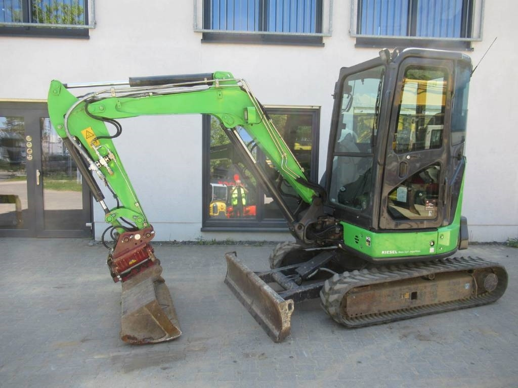 Hitachi ZX33U-6 Powertilt / Klima - Miniekskavator: foto 1 Hitachi ZX33U-6 Powertilt / Klima - Miniekskavator: foto 1