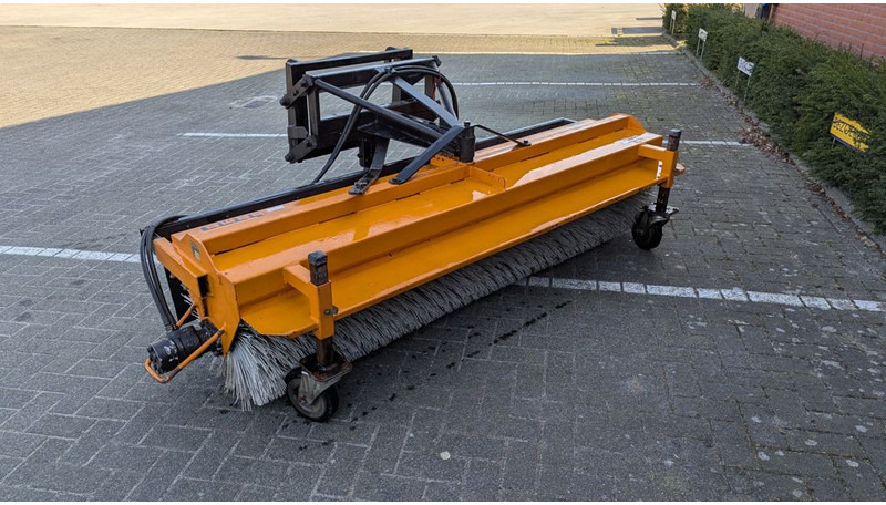 Bema Bema 25 Veegmachine - Makineri pastrimi: foto 1 Bema Bema 25 Veegmachine - Makineri pastrimi: foto 1