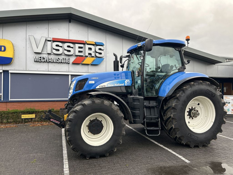 New Holland New Holland T7070 - Traktor: foto 1 New Holland New Holland T7070 - Traktor: foto 1