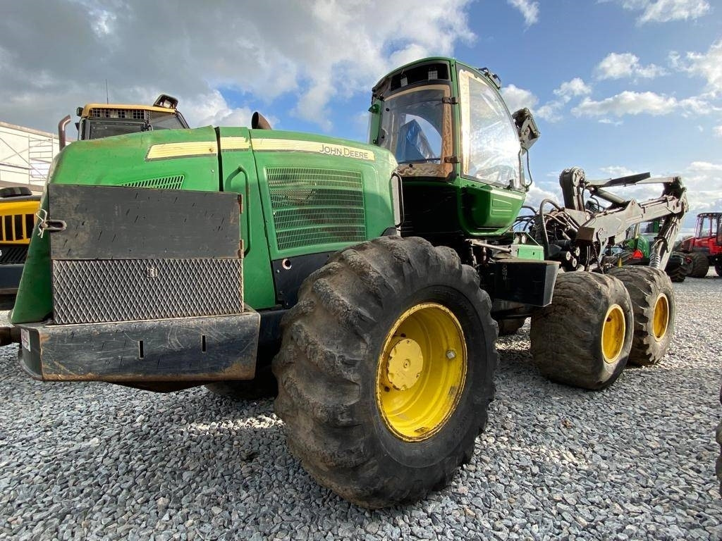 John Deere 1470 E - Korrëse pylltarie: foto 1 John Deere 1470 E - Korrëse pylltarie: foto 1
