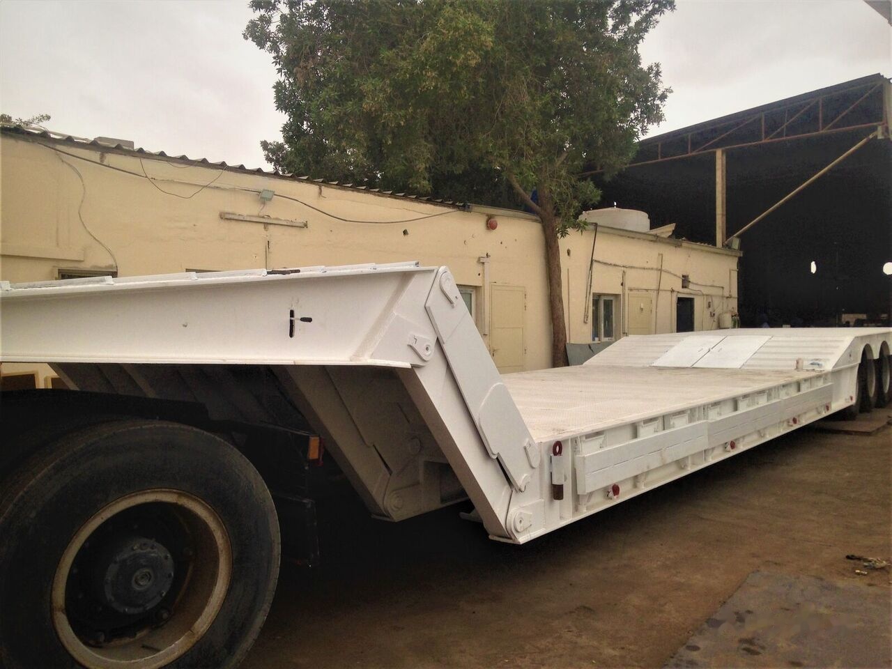 Gjysmë rimorkio me plan ngarkimi të ulët i ri AME 120 Ton 4 Axle Front Loading Lowbed Semi-Trailer: foto 17