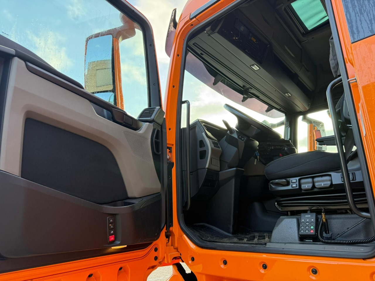 MAN TGX 18.510 23.000km!! Top Zustand - Gjysmë-kamion: foto 5 MAN TGX 18.510 23.000km!! Top Zustand - Gjysmë-kamion: foto 5