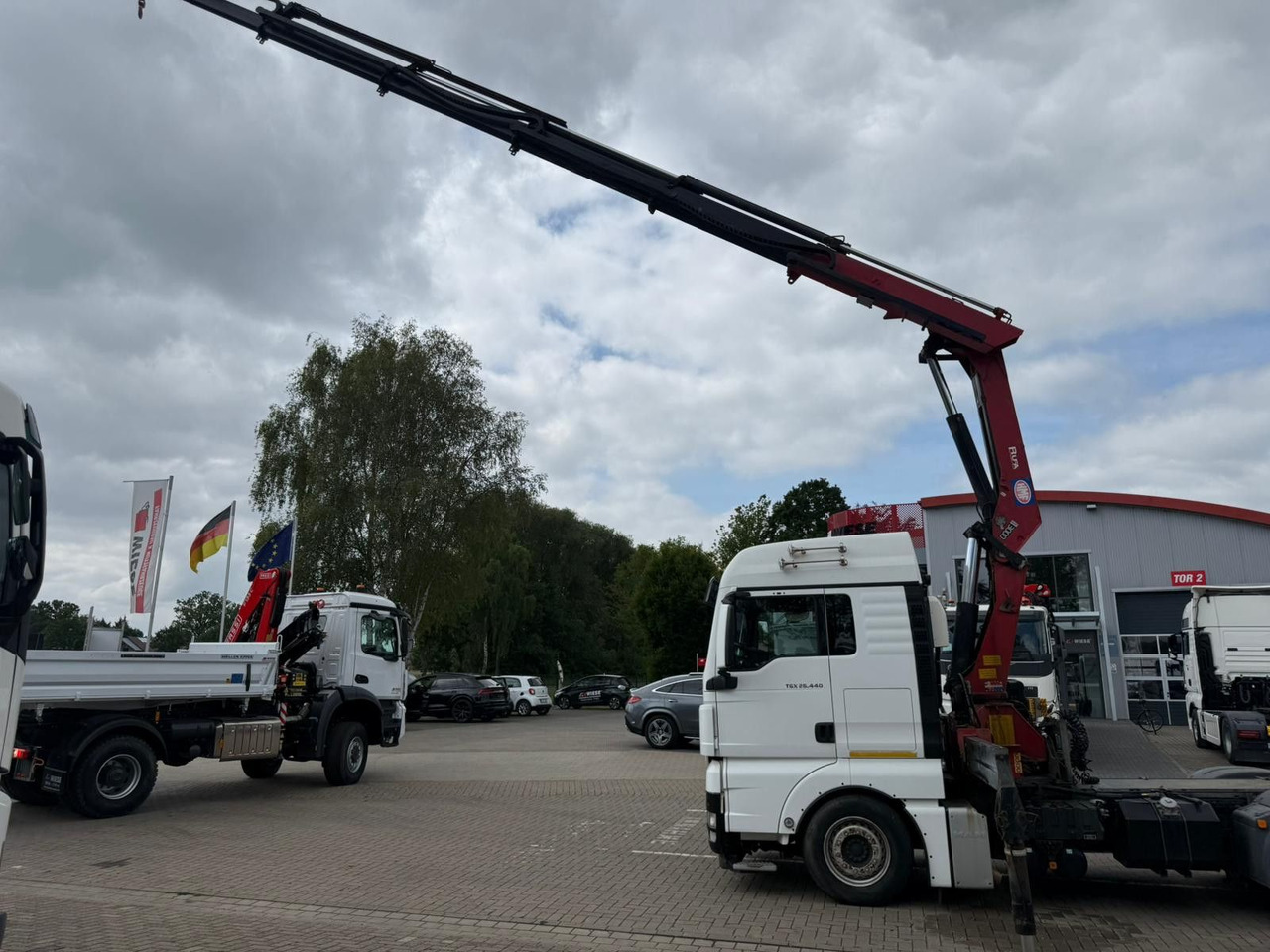 MAN TGX 26.440 6x2 mit HMF 3000-5 Kran TÜV NEU - Gjysmë-kamion: foto 5 MAN TGX 26.440 6x2 mit HMF 3000-5 Kran TÜV NEU - Gjysmë-kamion: foto 5