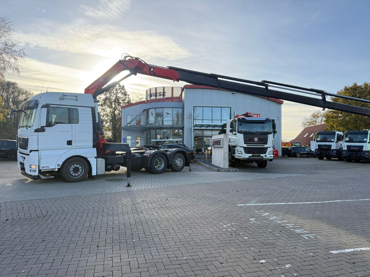 MAN TGX 26.440 6x2 mit HMF 3000-K5 Kran Top Zustand - Gjysmë-kamion: foto 4 MAN TGX 26.440 6x2 mit HMF 3000-K5 Kran Top Zustand - Gjysmë-kamion: foto 4
