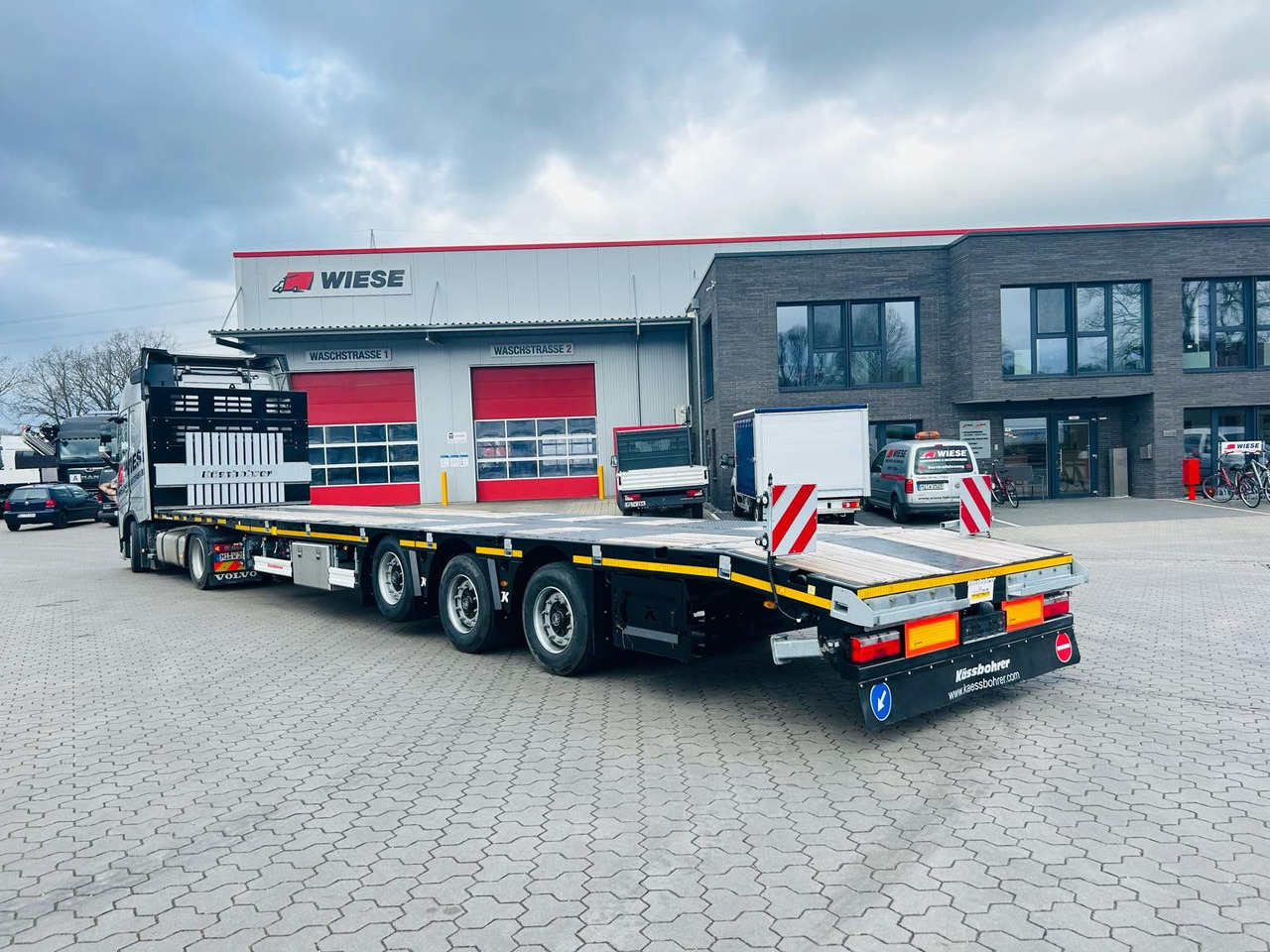 Kässbohrer SPS Mega Schwerlast Plattform Lenkachse - Gjysmë rimorkio e hapur/ Platformë: foto 1 Kässbohrer SPS Mega Schwerlast Plattform Lenkachse - Gjysmë rimorkio e hapur/ Platformë: foto 1