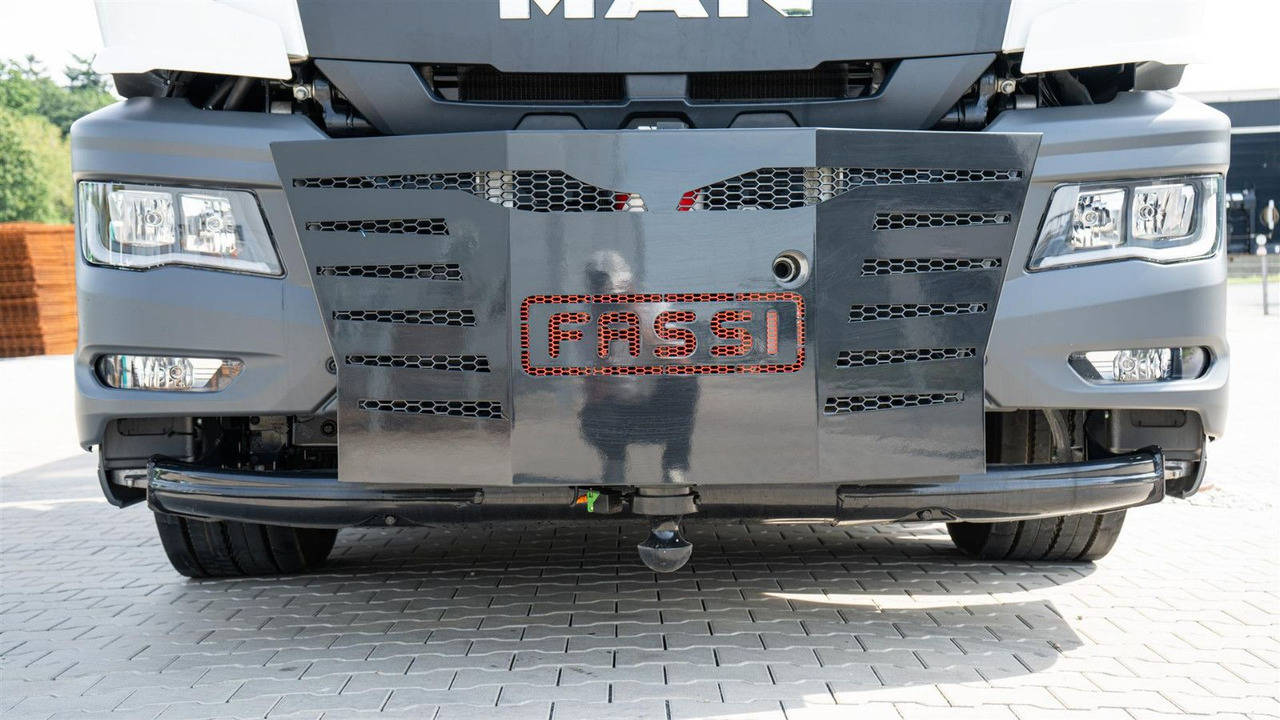 MAN 35.470 8x2 Kran F710 RA2.26 - Kamion me vinç: foto 3 MAN 35.470 8x2 Kran F710 RA2.26 - Kamion me vinç: foto 3