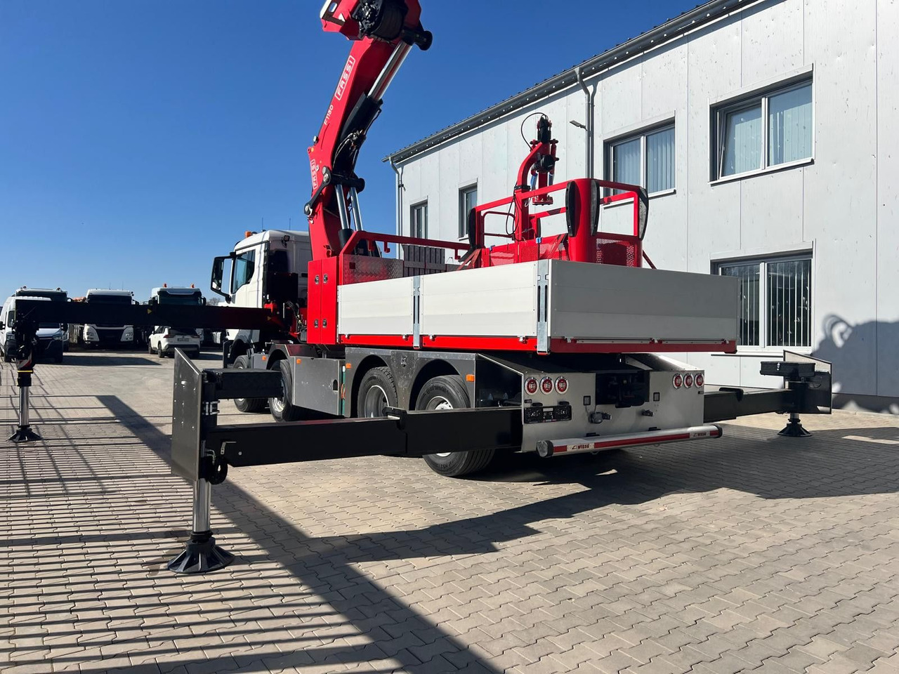 MAN 8x4 mit F1150RA.2.28 L616 Winde, 2.per. Korb - Kamion me karroceri të hapur, Kamion me vinç: foto 3 MAN 8x4 mit F1150RA.2.28 L616 Winde, 2.per. Korb - Kamion me karroceri të hapur, Kamion me vinç: foto 3