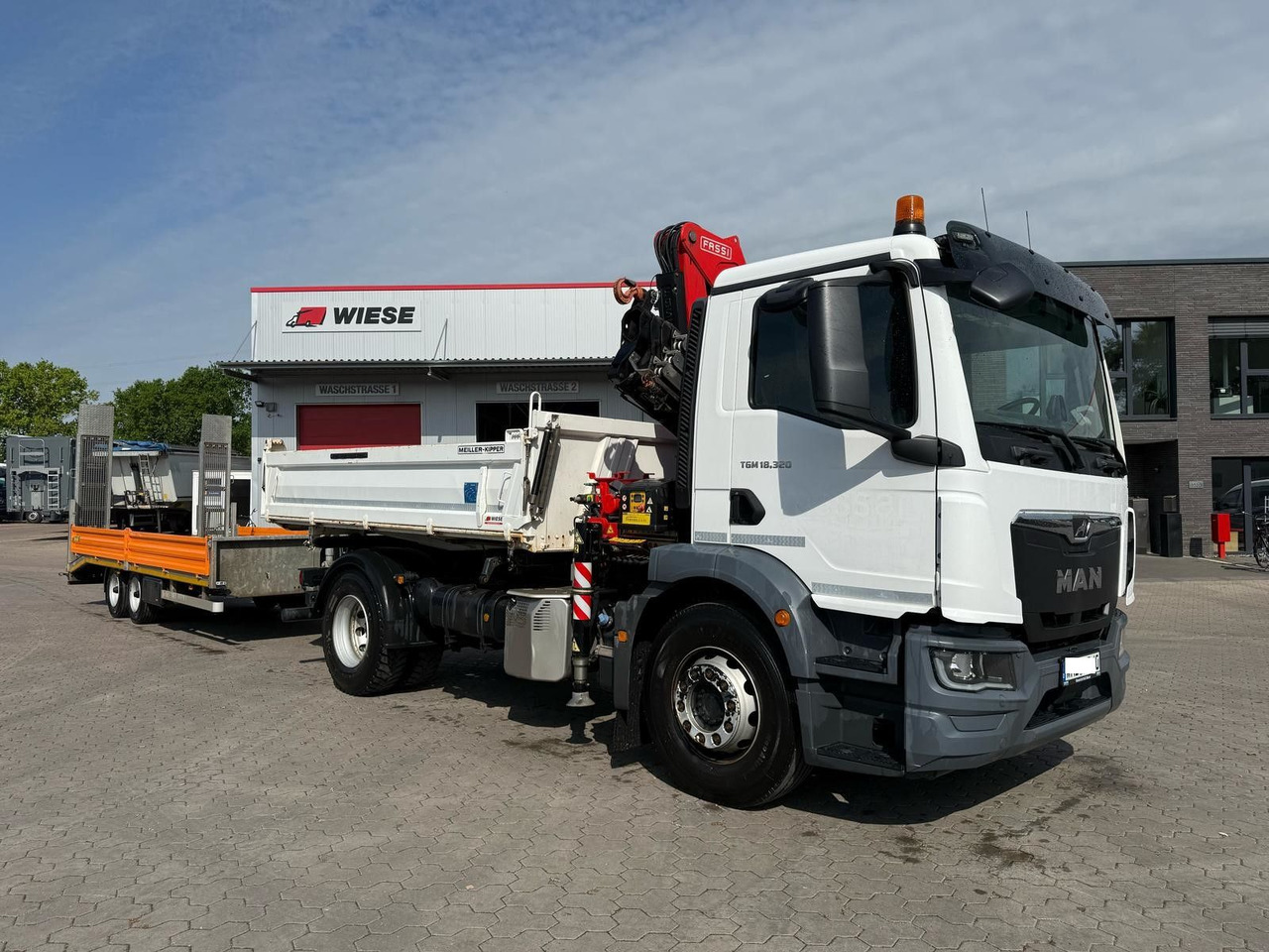 MAN TGM 18.320 4x2 BB mit Kran Fassi F135 Kipper - Kamion vetëshkarkues, Kamion me vinç: foto 1 MAN TGM 18.320 4x2 BB mit Kran Fassi F135 Kipper - Kamion vetëshkarkues, Kamion me vinç: foto 1