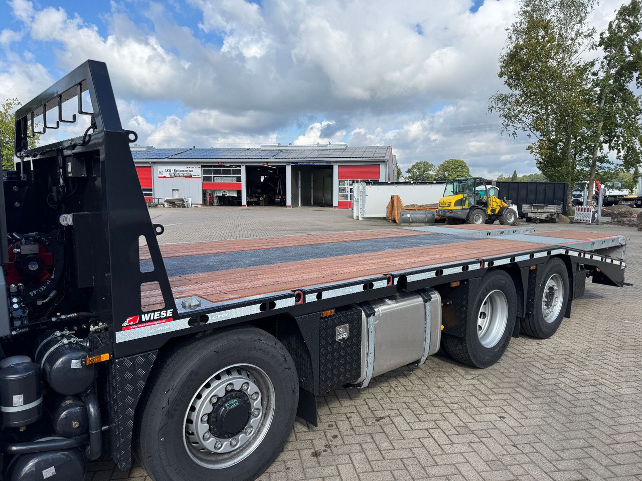 MAN TGS 35.520 8x2H Baumaschinentransporter - Karrotrec: foto 2 MAN TGS 35.520 8x2H Baumaschinentransporter - Karrotrec: foto 2