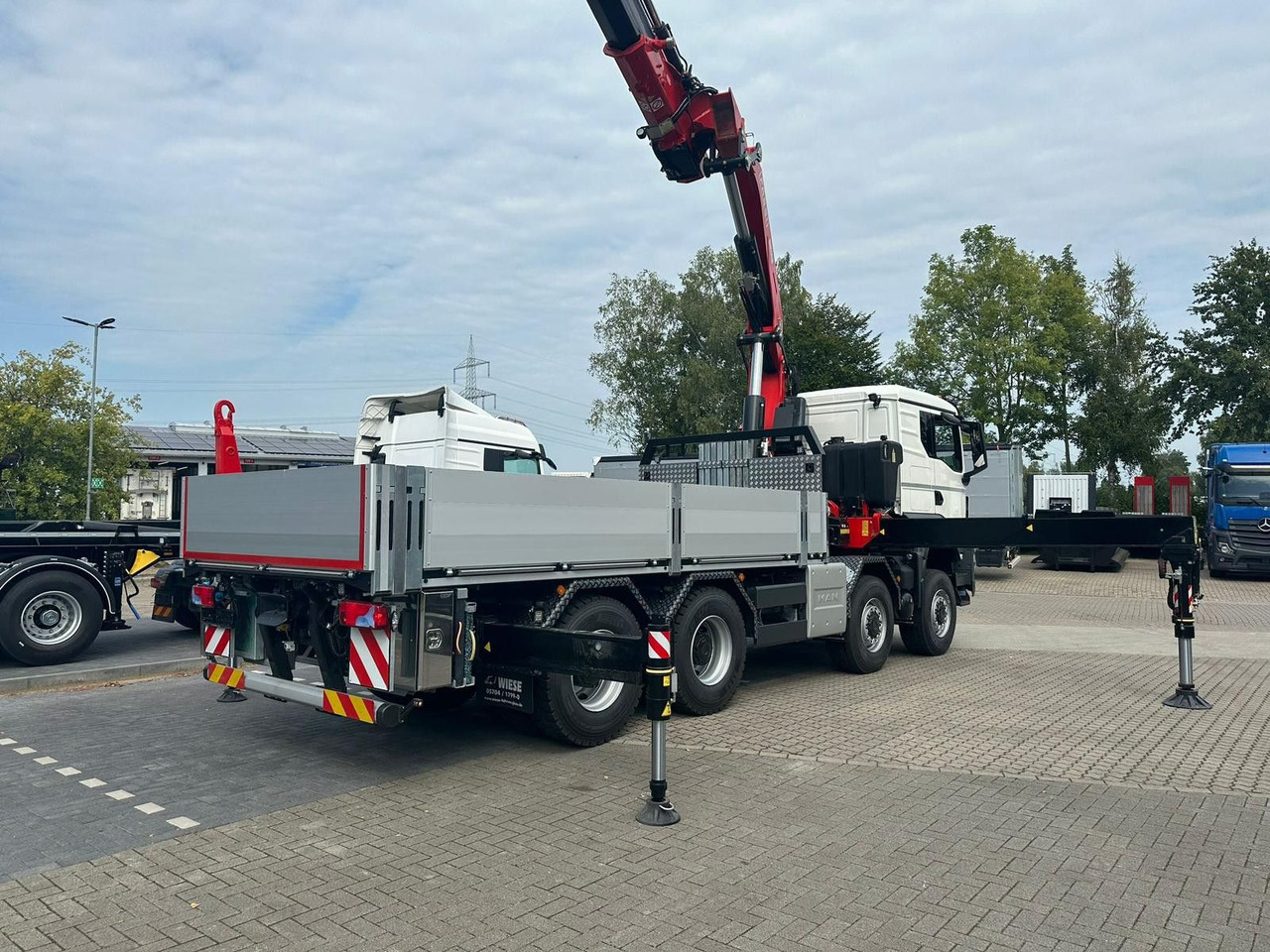 MAN TGS 41.520 8x8 mit Fassi Ladekran F710RA.2.26 - Kamion me karroceri të hapur: foto 3 MAN TGS 41.520 8x8 mit Fassi Ladekran F710RA.2.26 - Kamion me karroceri të hapur: foto 3