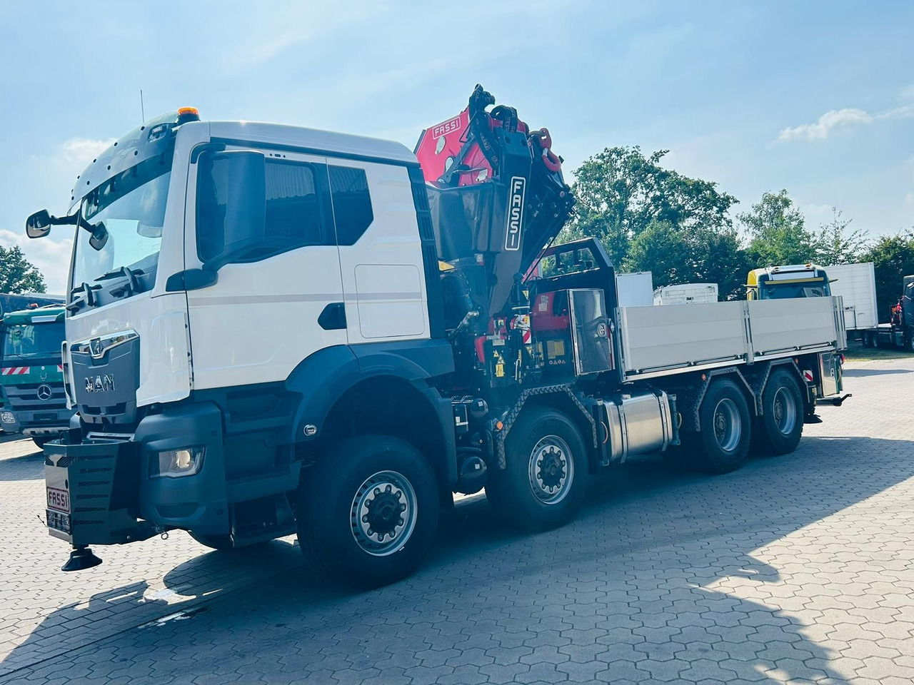MAN TGS 41.520 8x8 mit Fassi Ladekran F710RA.2.26 - Kamion me karroceri të hapur: foto 5 MAN TGS 41.520 8x8 mit Fassi Ladekran F710RA.2.26 - Kamion me karroceri të hapur: foto 5