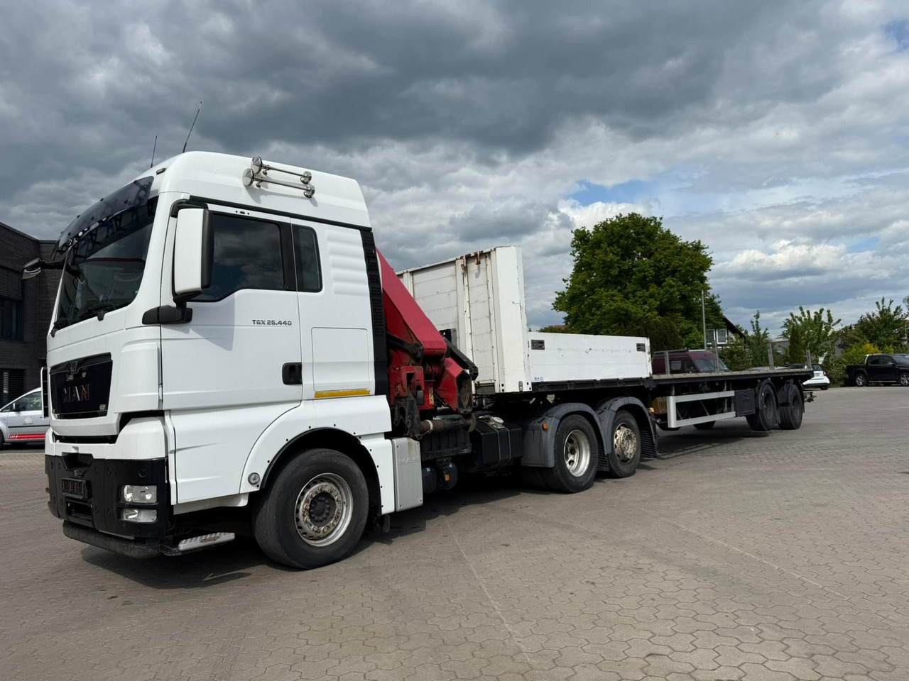 MAN TGX 26.440 6x2 mit HMF 3000-5 Kran - Kamion me vinç: foto 2 MAN TGX 26.440 6x2 mit HMF 3000-5 Kran - Kamion me vinç: foto 2
