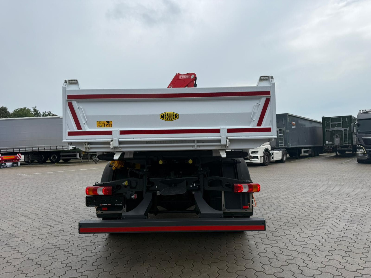 Mercedes-Benz Arocs 1835 4x4 Allrad Fassi F135 Kran Kipper - Kamion vetëshkarkues, Kamion me vinç: foto 5 Mercedes-Benz Arocs 1835 4x4 Allrad Fassi F135 Kran Kipper - Kamion vetëshkarkues, Kamion me vinç: foto 5