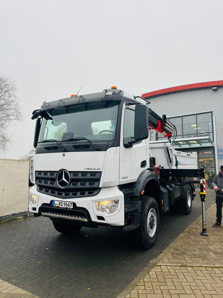 Mercedes-Benz Arocs 1835 4x4 Meiller Fassi F135 Kran Kipper - Kamion vetëshkarkues, Kamion me vinç: foto 5 Mercedes-Benz Arocs 1835 4x4 Meiller Fassi F135 Kran Kipper - Kamion vetëshkarkues, Kamion me vinç: foto 5