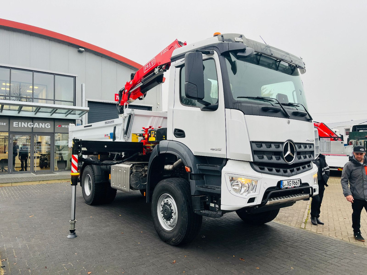 Mercedes-Benz Arocs 1835 4x4 Meiller Fassi F135 Kran Kipper - Kamion vetëshkarkues, Kamion me vinç: foto 2 Mercedes-Benz Arocs 1835 4x4 Meiller Fassi F135 Kran Kipper - Kamion vetëshkarkues, Kamion me vinç: foto 2