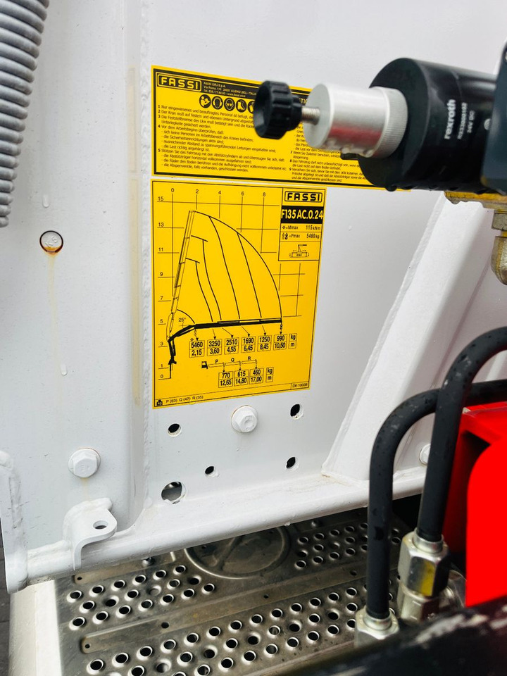 Mercedes-Benz Arocs 1835 4x4 Meiller Fassi Kran Kipper - Kamion vetëshkarkues, Kamion me vinç: foto 4 Mercedes-Benz Arocs 1835 4x4 Meiller Fassi Kran Kipper - Kamion vetëshkarkues, Kamion me vinç: foto 4