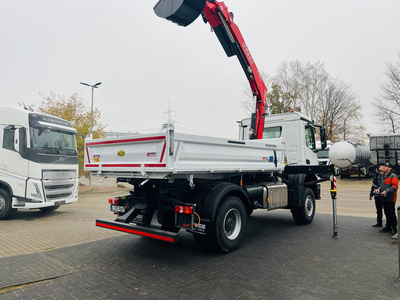 Mercedes-Benz Arocs 1835 4x4 Meiller Fassi Kran Kipper - Kamion vetëshkarkues, Kamion me vinç: foto 5 Mercedes-Benz Arocs 1835 4x4 Meiller Fassi Kran Kipper - Kamion vetëshkarkues, Kamion me vinç: foto 5