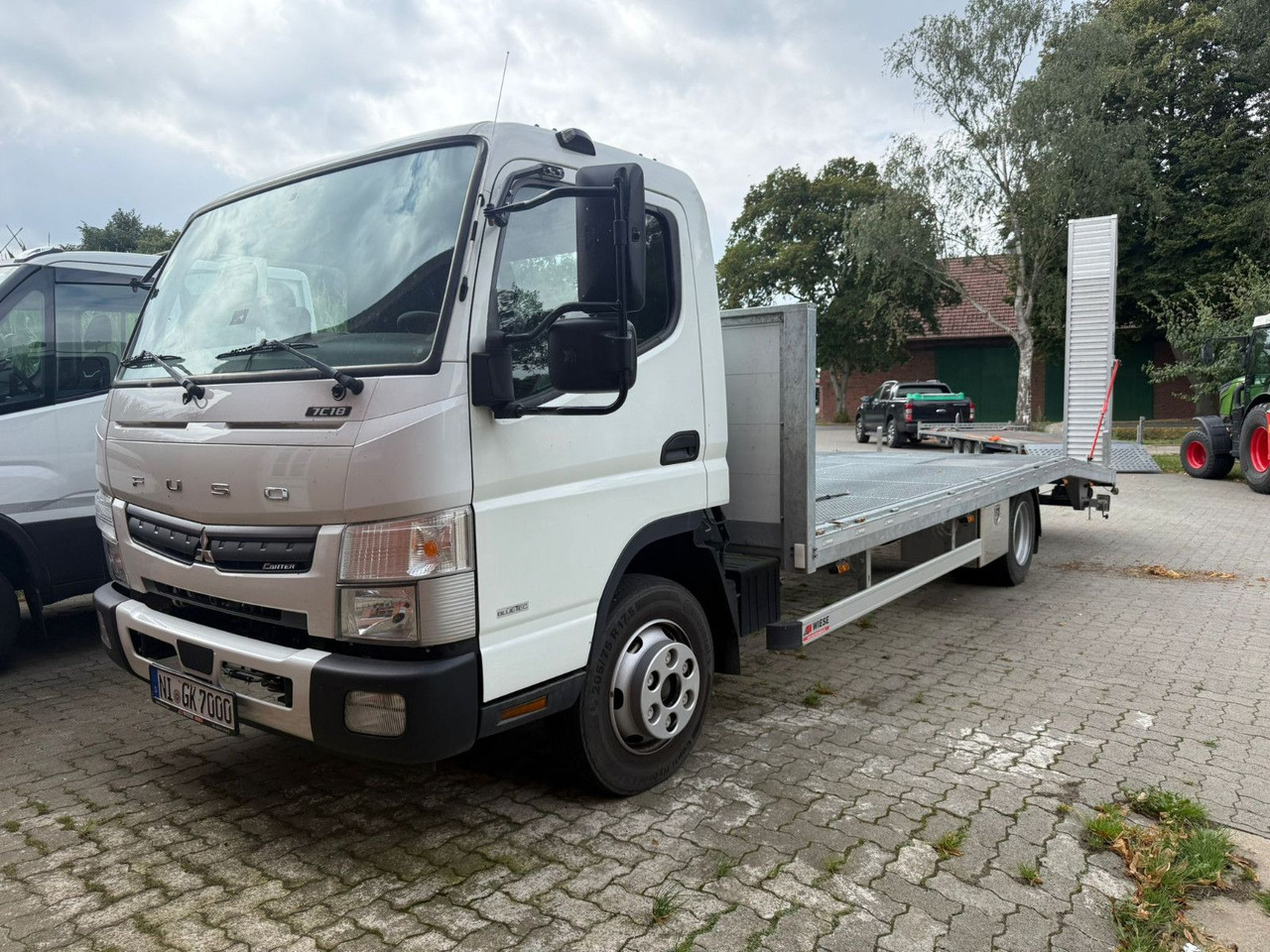 Mitsubishi Fuso Canter 7C18 Arbeitsbühnentransporter - Karrotrec: foto 1 Mitsubishi Fuso Canter 7C18 Arbeitsbühnentransporter - Karrotrec: foto 1