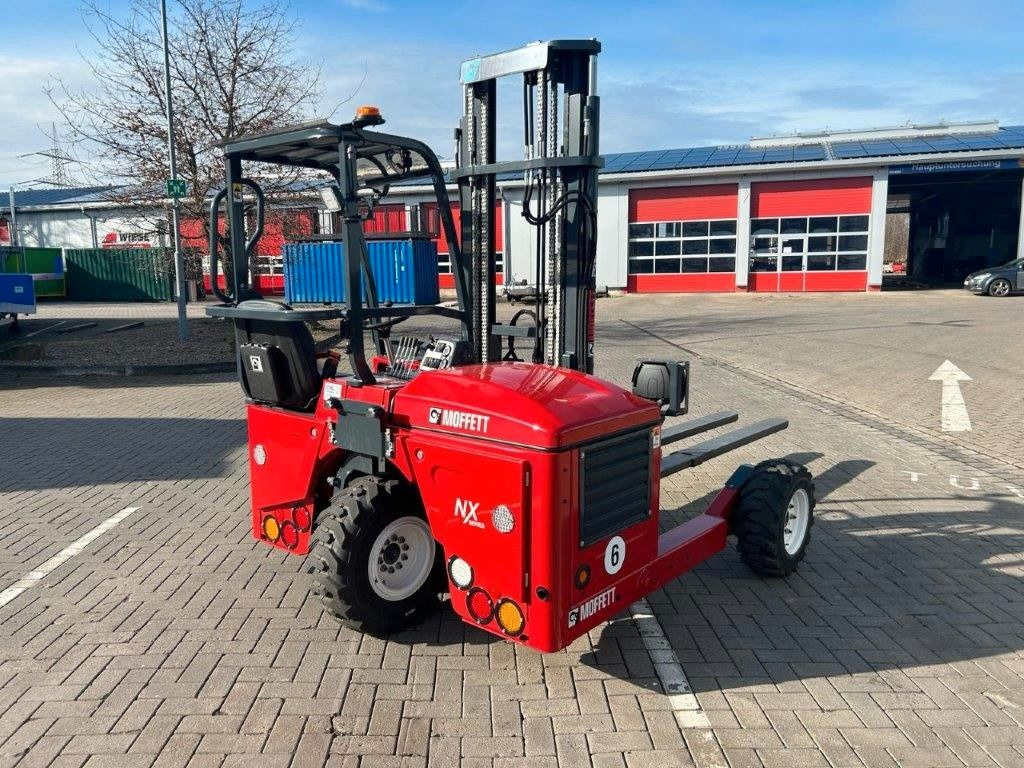 Moffett CARGOTEC - Tragkraft 2.500 kg - Pirun më naftë: foto 5 Moffett CARGOTEC - Tragkraft 2.500 kg - Pirun më naftë: foto 5