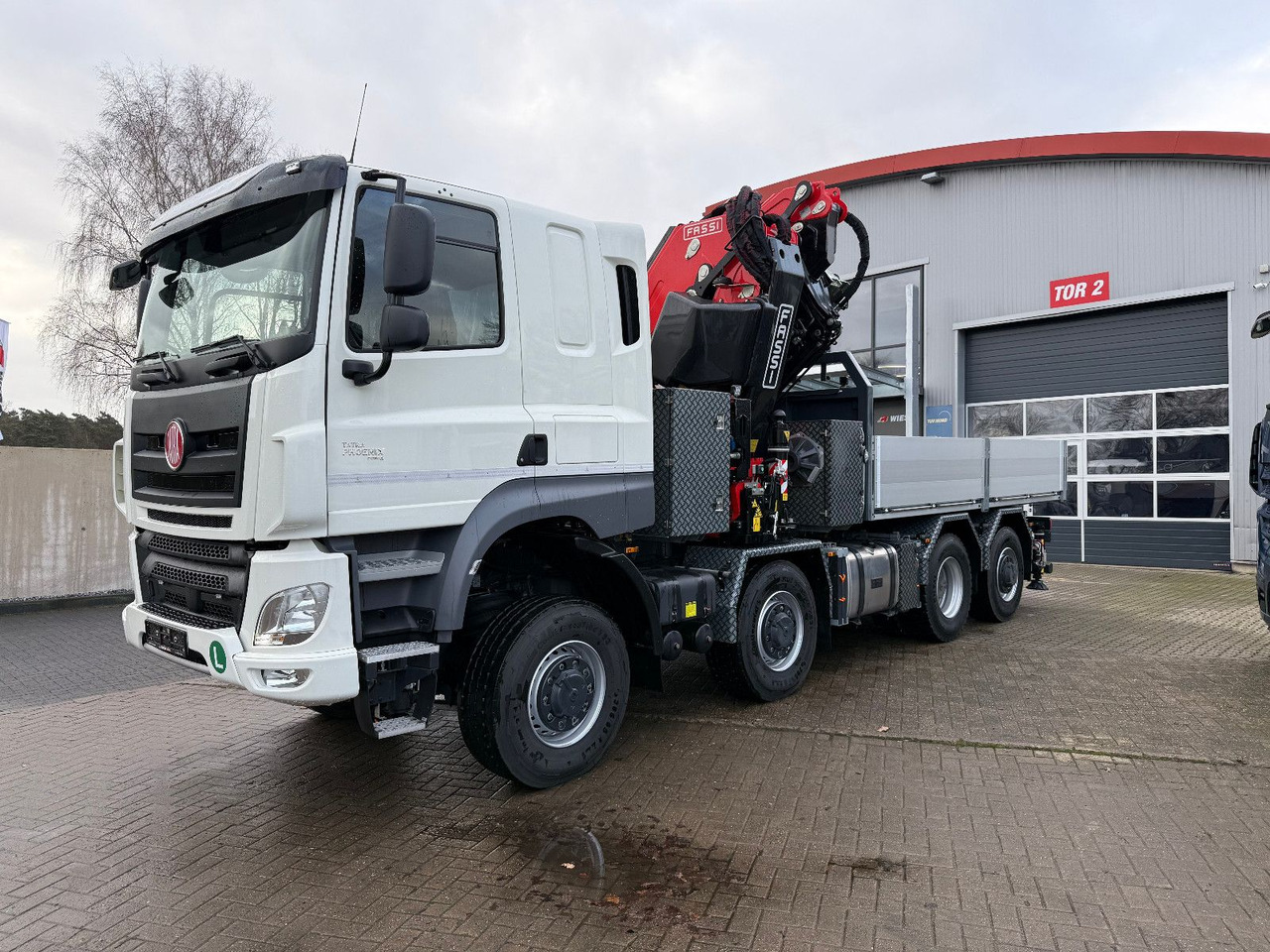 Tatra 41.500 8x8 Phoenix Fassi F710 Kran - Kamion me karroceri të hapur, Kamion me vinç: foto 1 Tatra 41.500 8x8 Phoenix Fassi F710 Kran - Kamion me karroceri të hapur, Kamion me vinç: foto 1