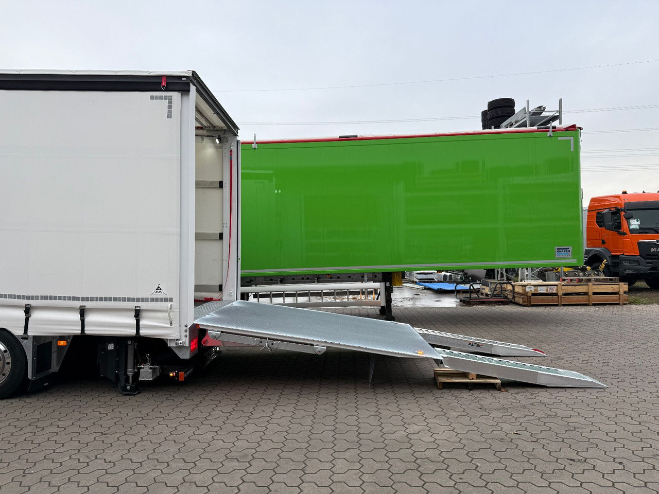 Volvo FH 500 8x2 Arbeitsbühnen Transporter LBW 9t - Karrotrec: foto 3 Volvo FH 500 8x2 Arbeitsbühnen Transporter LBW 9t - Karrotrec: foto 3