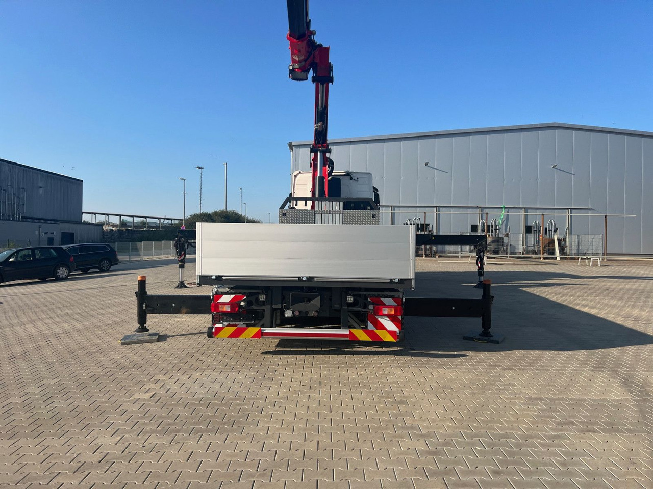 Volvo FH 500 8x2 Kran F710 RA2.26 - Kamion me vinç: foto 4 Volvo FH 500 8x2 Kran F710 RA2.26 - Kamion me vinç: foto 4