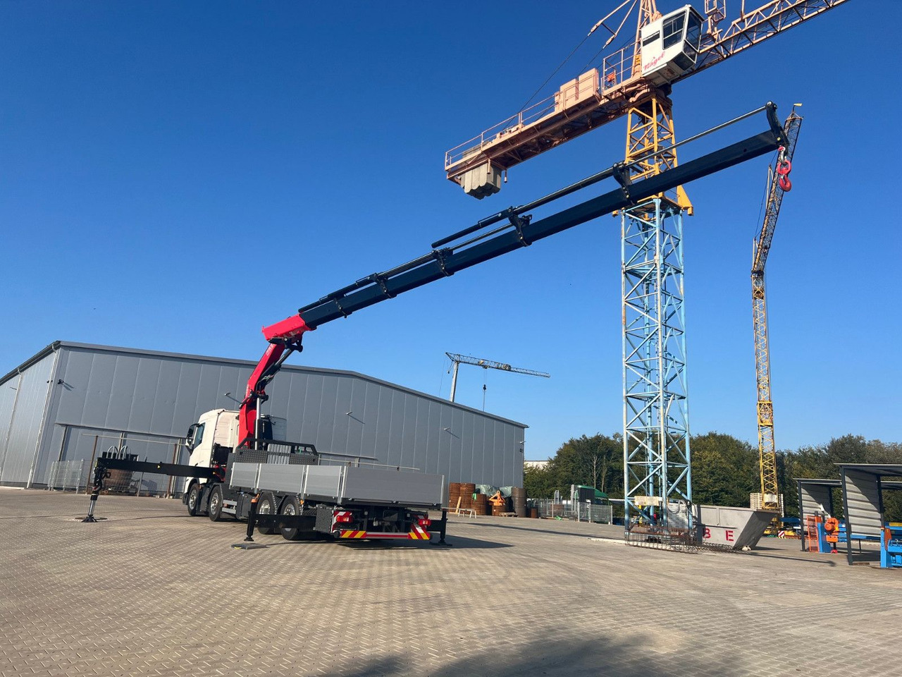 Volvo FH 500 8x2 Kran F710 RA2.26 - Kamion me vinç: foto 5 Volvo FH 500 8x2 Kran F710 RA2.26 - Kamion me vinç: foto 5