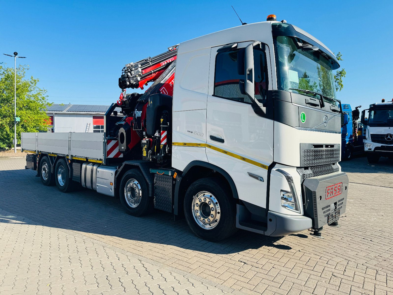 Volvo FH 500 8x2 mit F710RA.2.27 L426 und V20 Winde - Kamion me karroceri të hapur, Kamion me vinç: foto 2 Volvo FH 500 8x2 mit F710RA.2.27 L426 und V20 Winde - Kamion me karroceri të hapur, Kamion me vinç: foto 2