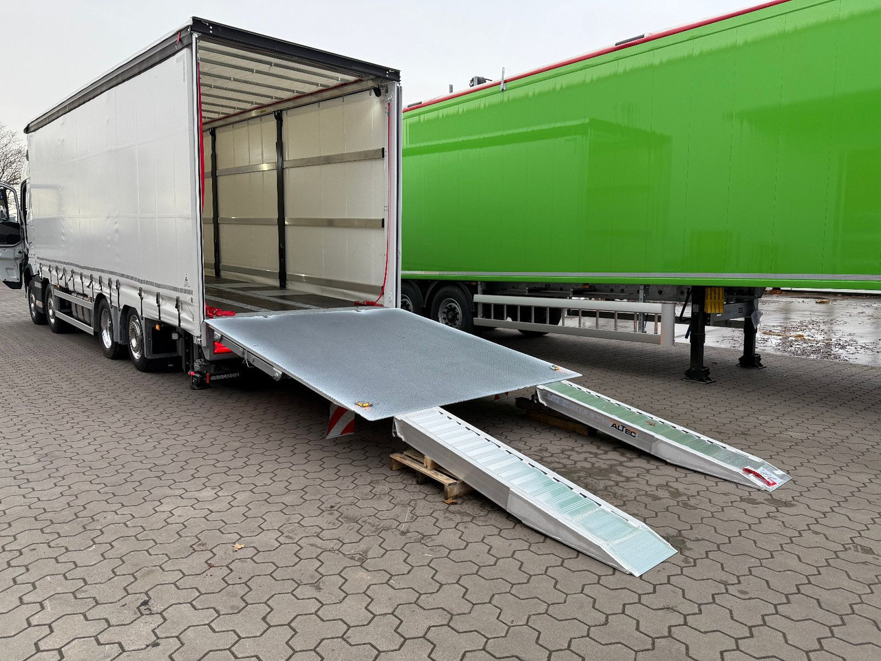 Volvo FH 500 Gabelstaplertransporter LBW 9t Dhollandia - Karrotrec: foto 5 Volvo FH 500 Gabelstaplertransporter LBW 9t Dhollandia - Karrotrec: foto 5