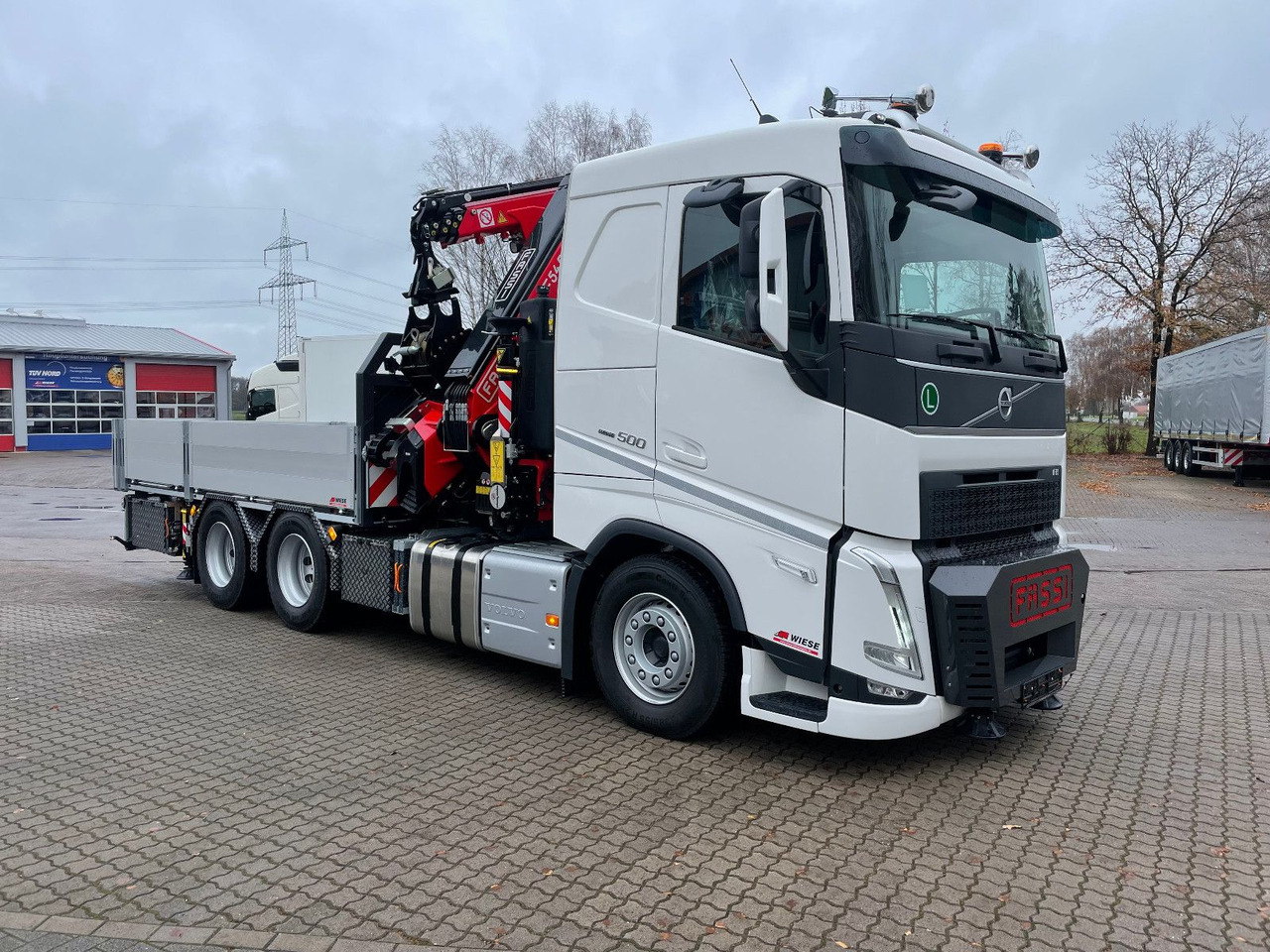 Volvo FH500 6x4 Fassi F545RA 2.27 mit Jib und Winde - Kamion me vinç: foto 1 Volvo FH500 6x4 Fassi F545RA 2.27 mit Jib und Winde - Kamion me vinç: foto 1