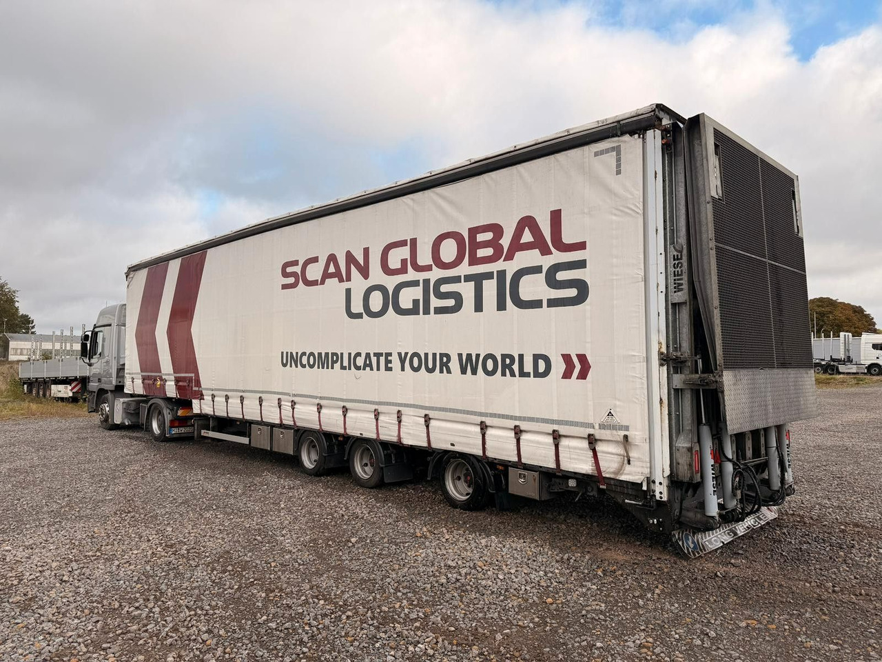 Wiese Gabelstaplertransporter Rampe Mega Lowline - Gjysmë rimorkio me plan ngarkimi të ulët: foto 1 Wiese Gabelstaplertransporter Rampe Mega Lowline - Gjysmë rimorkio me plan ngarkimi të ulët: foto 1