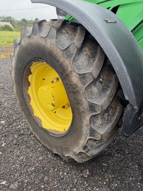 JOHN DEERE 6210R - Traktor: foto 3 JOHN DEERE 6210R - Traktor: foto 3