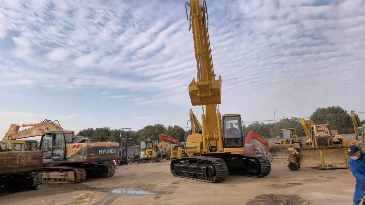 CATERPILLAR 330BL - Ekskavator me zinxhirë: foto 2 CATERPILLAR 330BL - Ekskavator me zinxhirë: foto 2