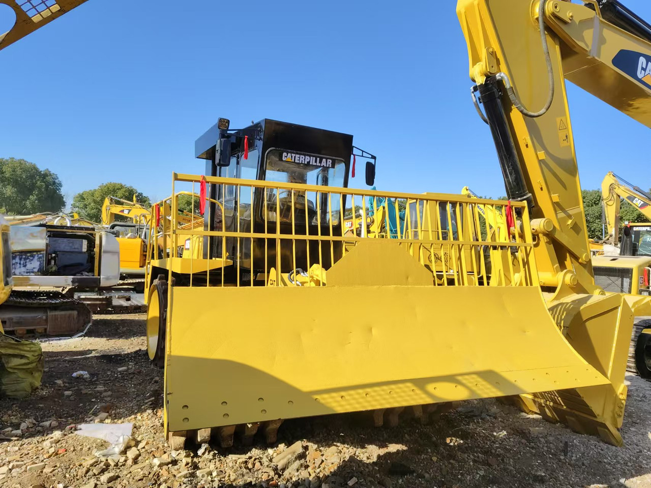 CATERPILLAR 826G - Ngjeshës: foto 2 CATERPILLAR 826G - Ngjeshës: foto 2