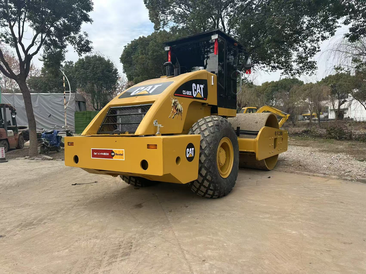 CATERPILLAR CS683E - Ngjeshës: foto 2 CATERPILLAR CS683E - Ngjeshës: foto 2