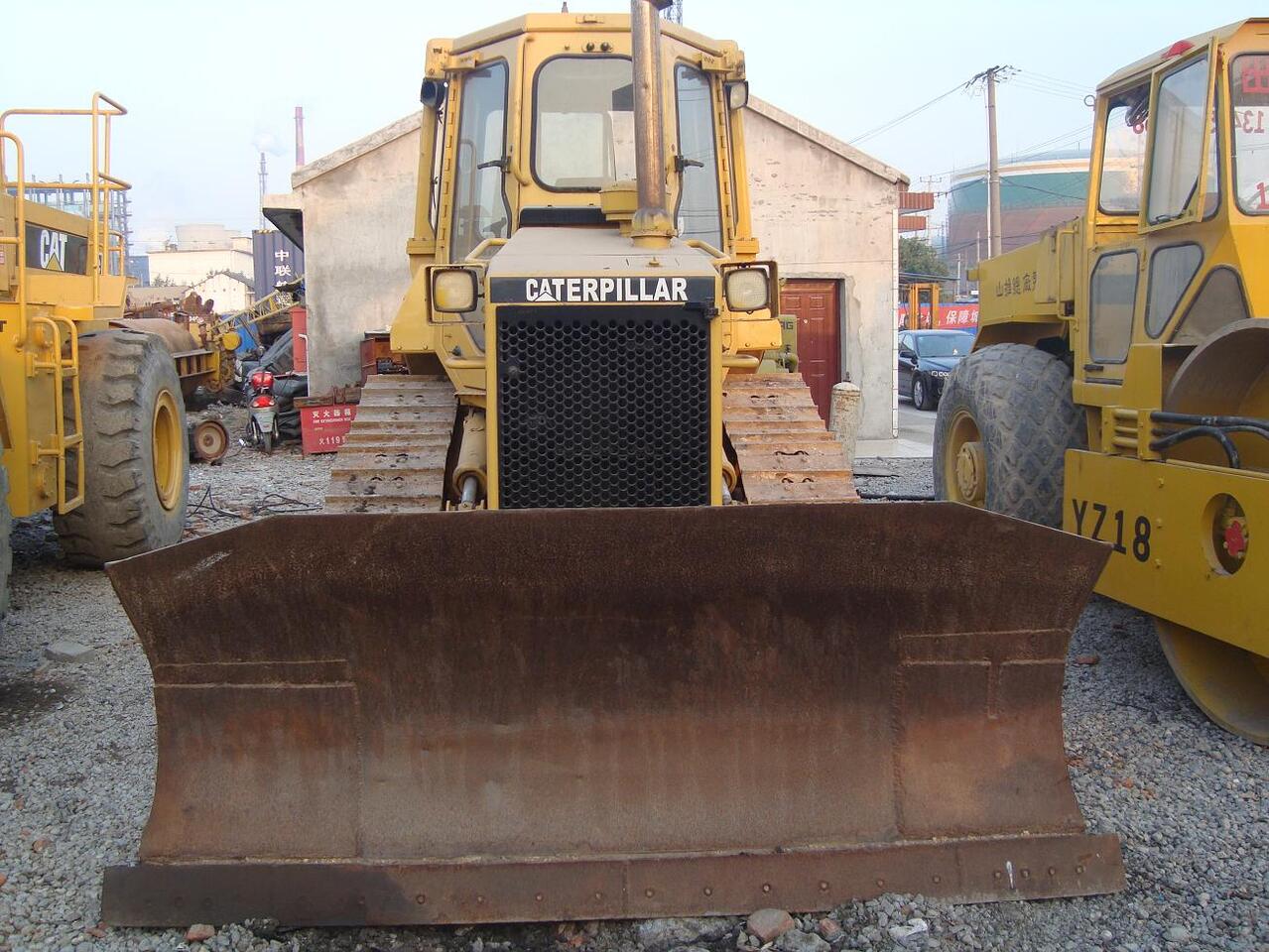CATERPILLAR D4H - Buldozer: foto 3 CATERPILLAR D4H - Buldozer: foto 3