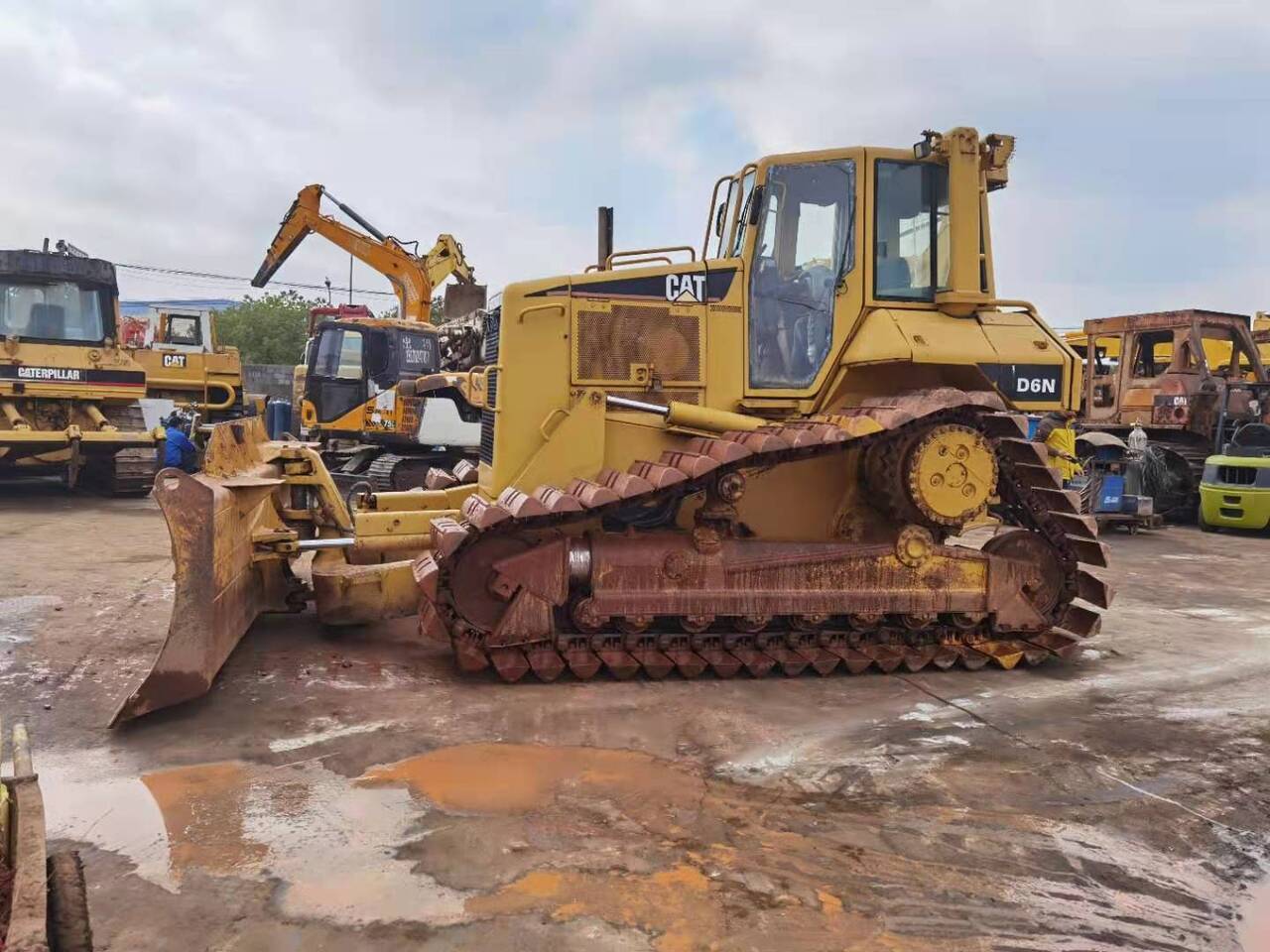 CATERPILLAR D6N - Buldozer: foto 1 CATERPILLAR D6N - Buldozer: foto 1