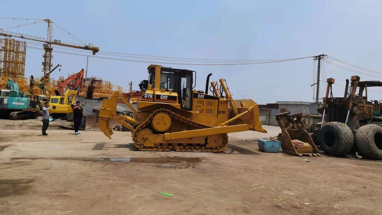 CATERPILLAR D7R - Buldozer: foto 4 CATERPILLAR D7R - Buldozer: foto 4