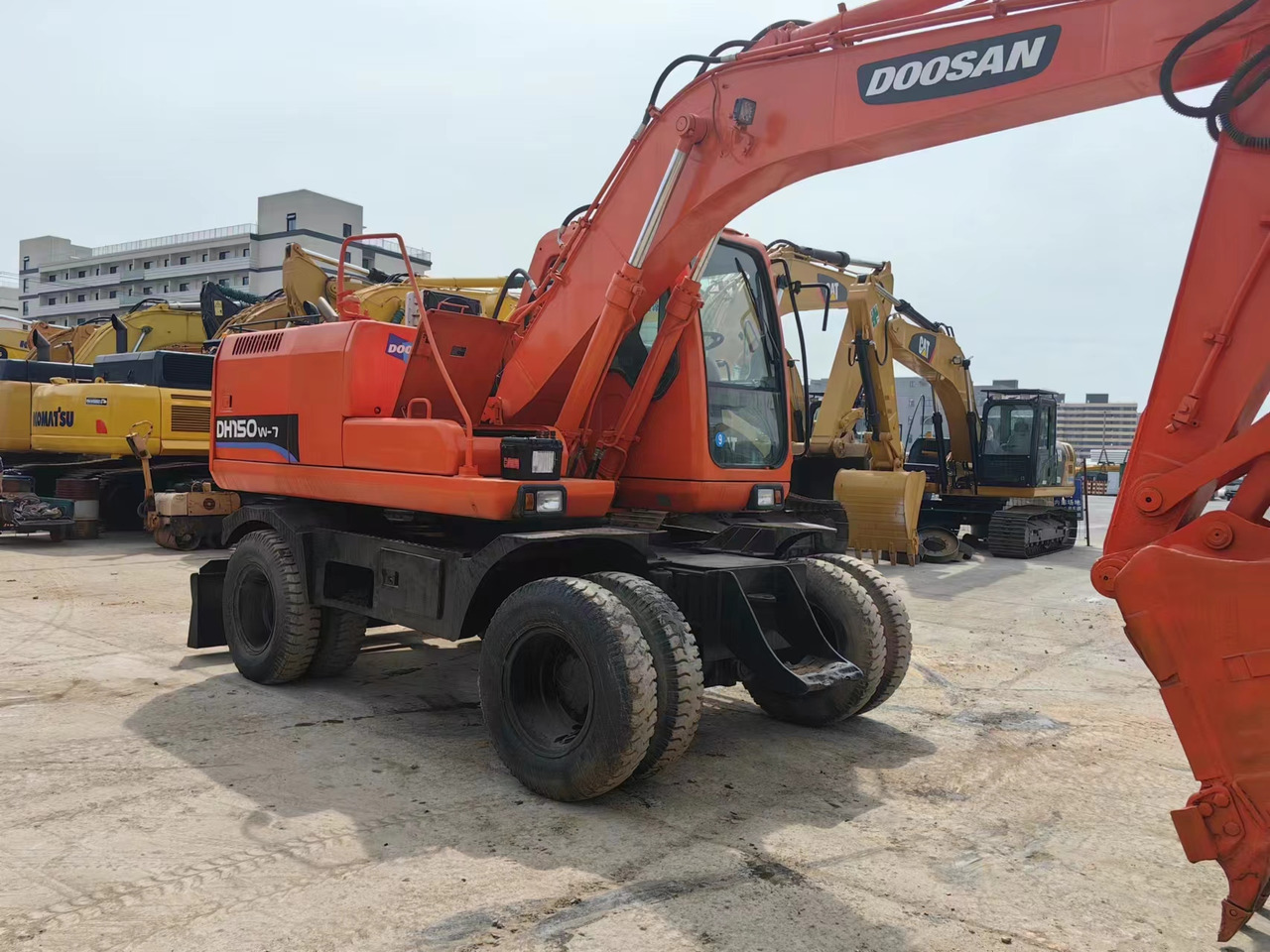 DOOSAN DH150W-7 - Ekskavator me goma: foto 3 DOOSAN DH150W-7 - Ekskavator me goma: foto 3