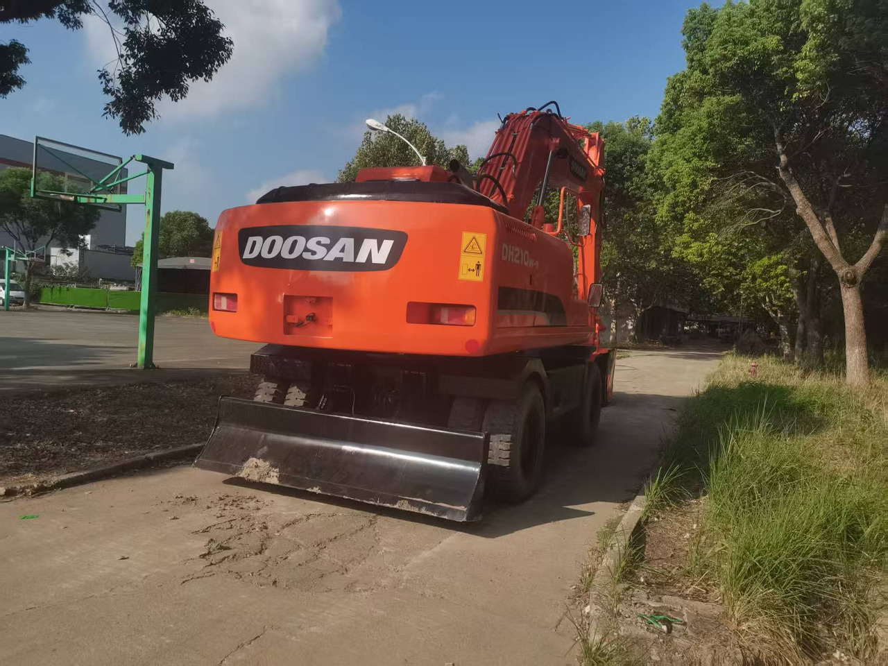 DOOSAN DH210W-9C - Ekskavator me goma: foto 3 DOOSAN DH210W-9C - Ekskavator me goma: foto 3