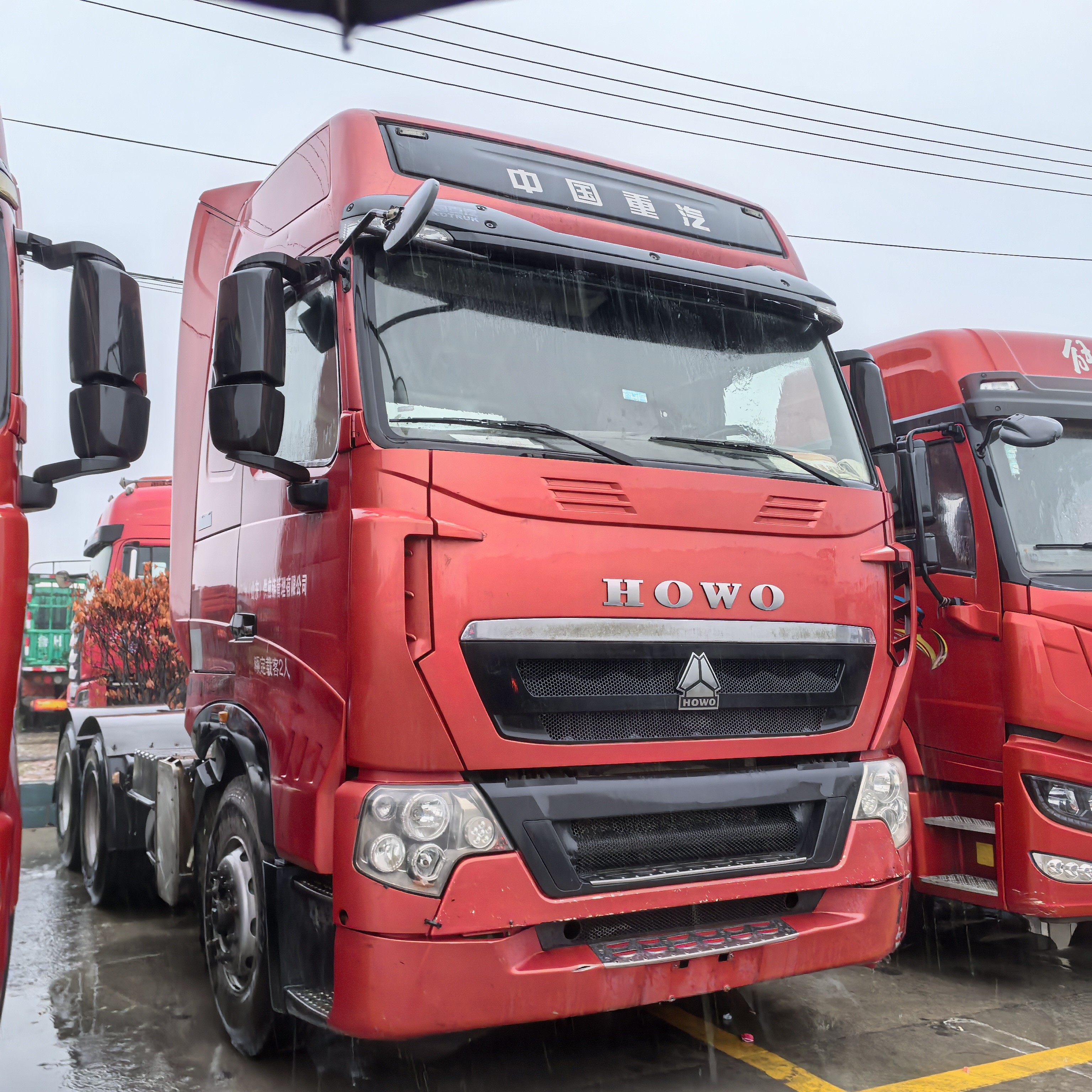 SINOTRUK HOWO T7H 440 6X4 - Gjysmë-kamion: foto 3 SINOTRUK HOWO T7H 440 6X4 - Gjysmë-kamion: foto 3